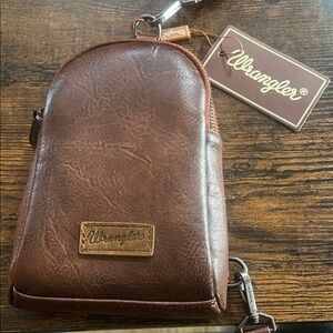 Wrangler Chestnut Leather Womens Crossbody Bag